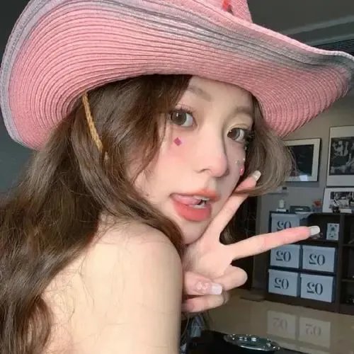 穿书后，她把悲剧变爽文